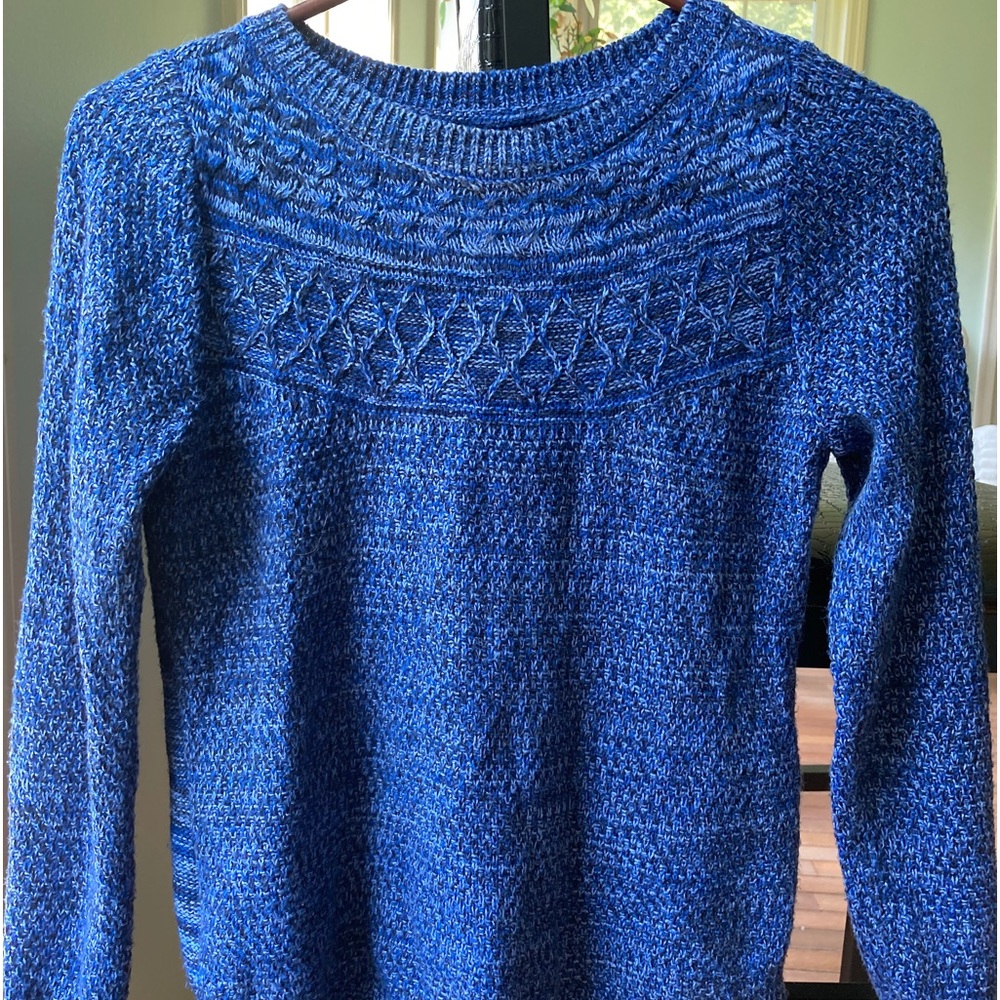 Croft & Barrow blue sweater